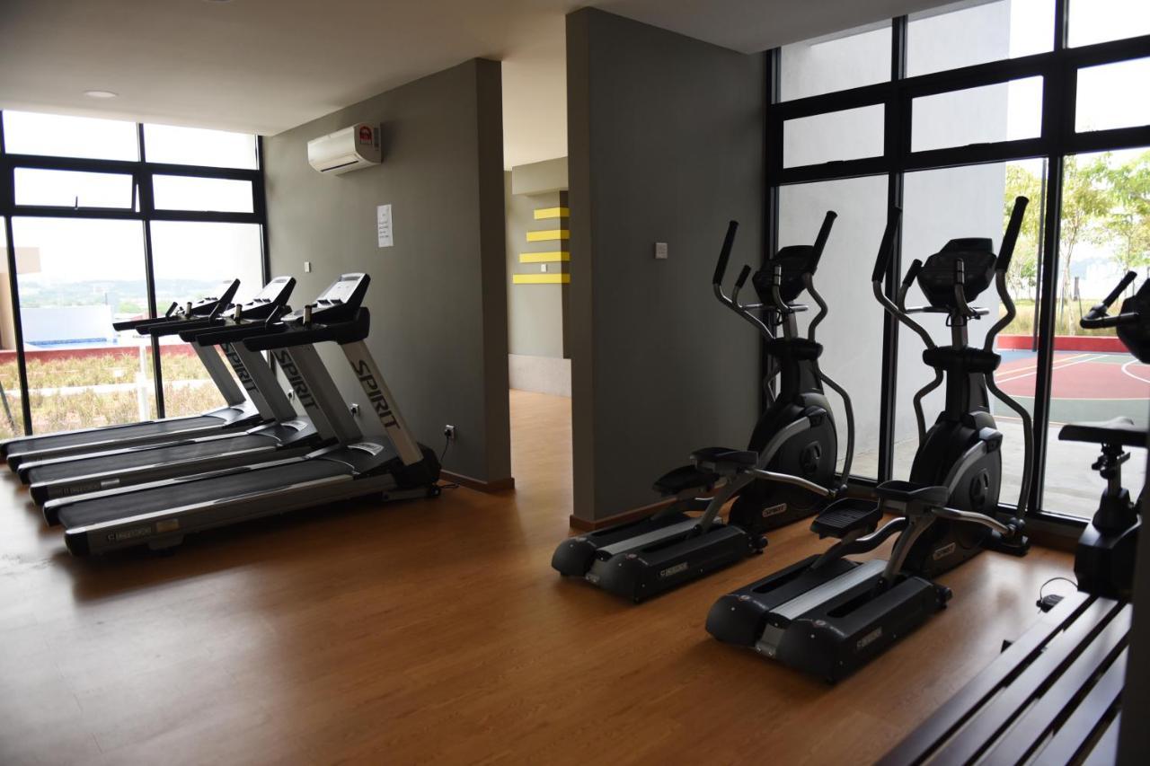 Mines Astetica Lake View Condo Seri Kembangan V1 מראה חיצוני תמונה