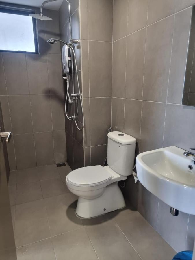 Mines Astetica Lake View Condo Seri Kembangan V1 מראה חיצוני תמונה