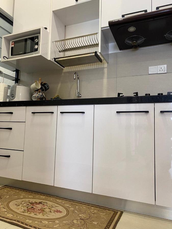 Mines Astetica Lake View Condo Seri Kembangan V1 מראה חיצוני תמונה