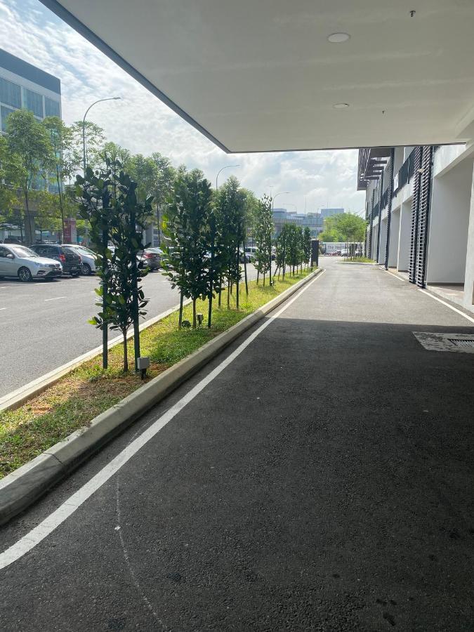Mines Astetica Lake View Condo Seri Kembangan V1 מראה חיצוני תמונה